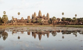 temples Angkor eau reflet arbres