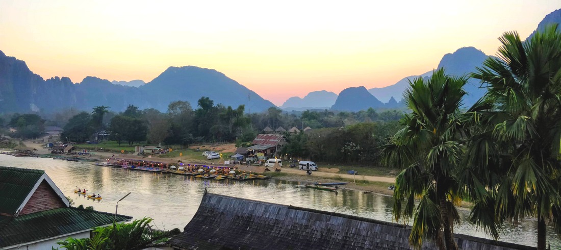 Vang Vieng montagnes rivière Laos
