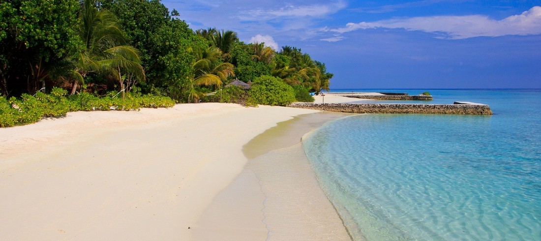 Embudu Maldives atoll eau paradisiaque sable fin plage