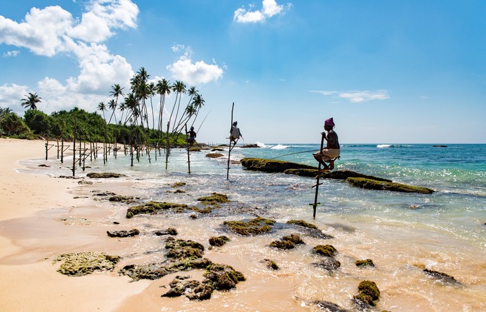 Pêcheurs Weligama plage sud Sri Lanka