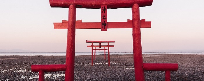 voyage asie tourisme japon torii monument rouge eau traditions architecture